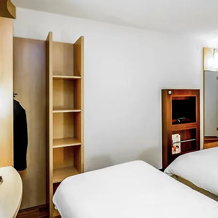 Ibis Hotel 3*