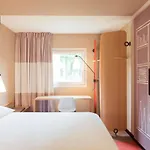 Ibis Montauban