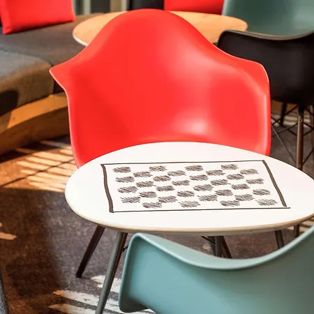 蒙托邦宜必思酒店 3* 蒙托邦