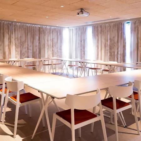 蒙托邦宜必思酒店 蒙托邦