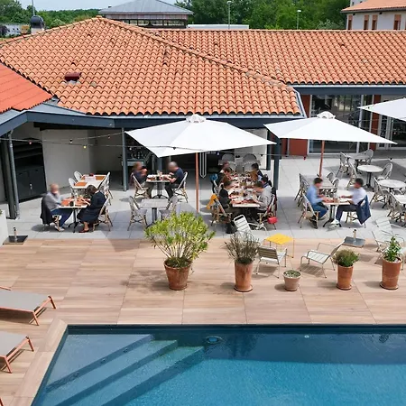 מלון Ibis מונטובן