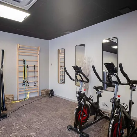 蒙托邦宜必思酒店 3*