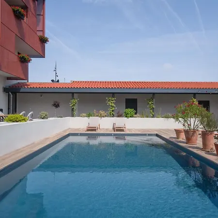 酒店 蒙托邦宜必思酒店 3*