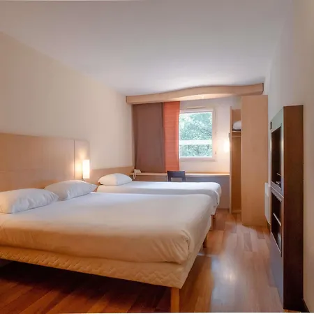 酒店 蒙托邦宜必思酒店 3*