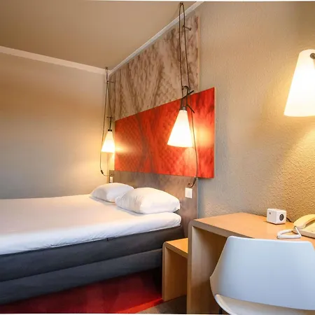 蒙托邦宜必思酒店 蒙托邦