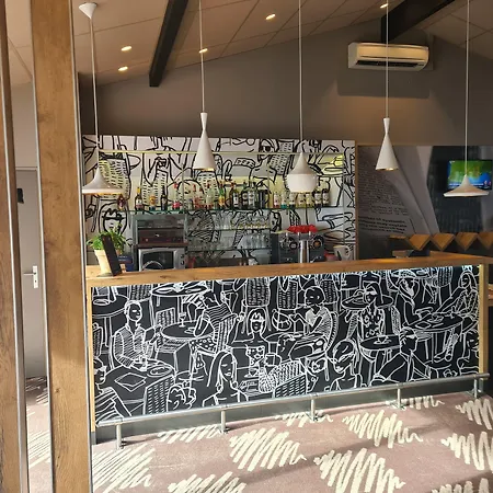 酒店 蒙托邦宜必思酒店