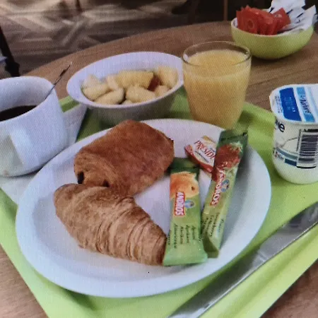 ホテル Ibis モントーバン