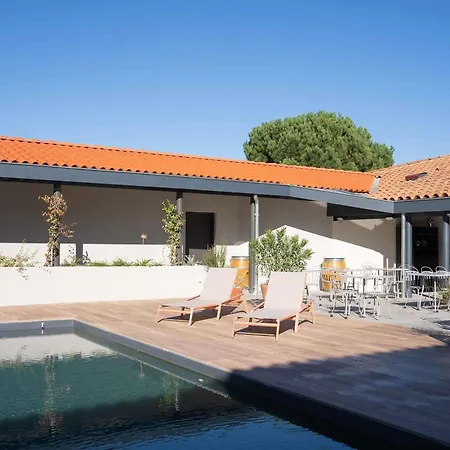 酒店 蒙托邦宜必思酒店 3*