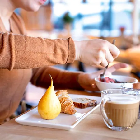 蒙托邦宜必思酒店