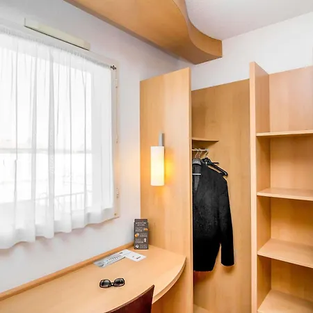 Ibis 3* 몽토방