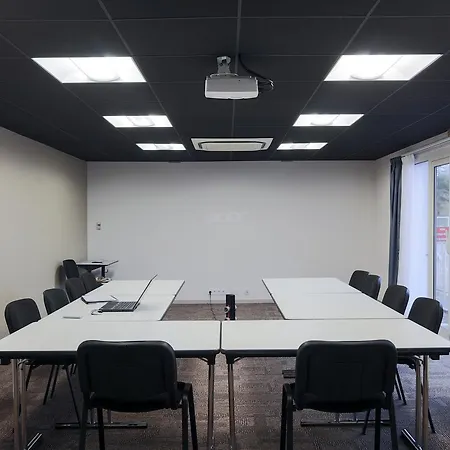 酒店 蒙托邦宜必思酒店