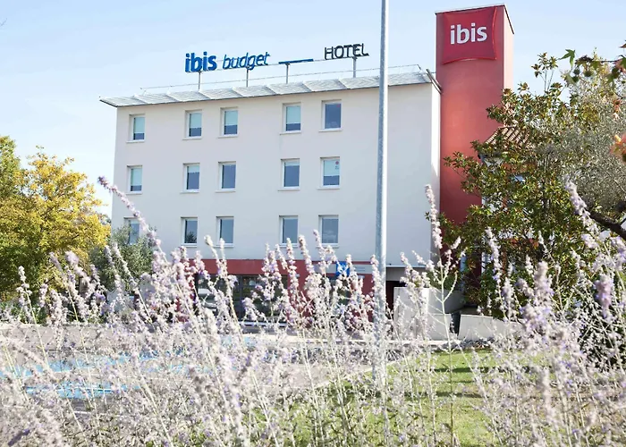 蒙托邦宜必思酒店 3*