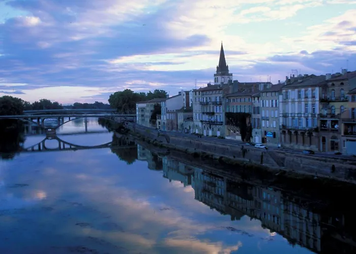 蒙托邦宜必思酒店 酒店