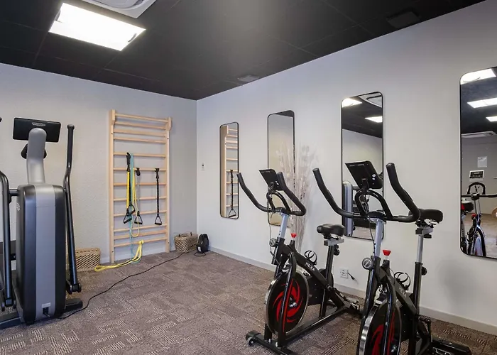 蒙托邦宜必思酒店 3*