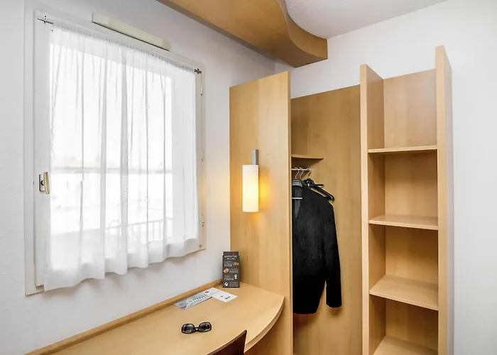 酒店 蒙托邦宜必思酒店