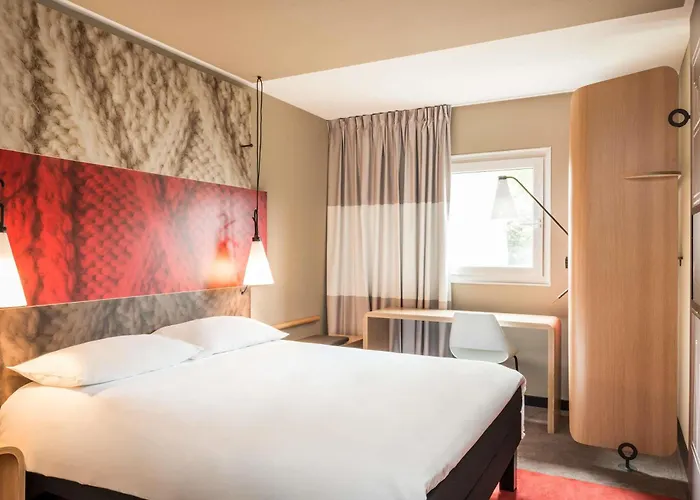 酒店 蒙托邦宜必思酒店