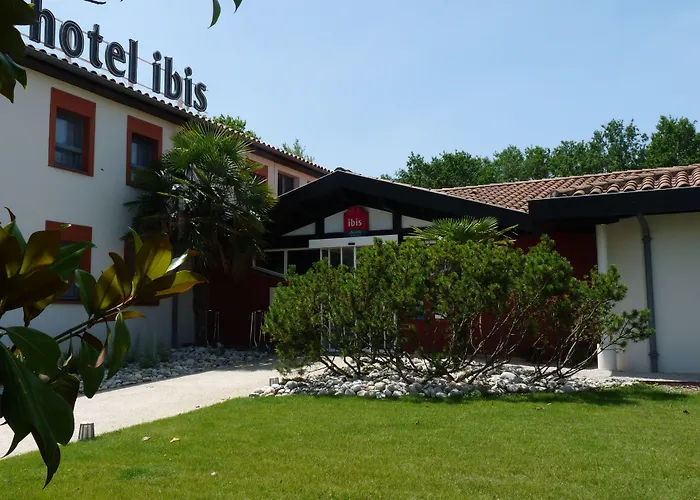 蒙托邦宜必思酒店 3*