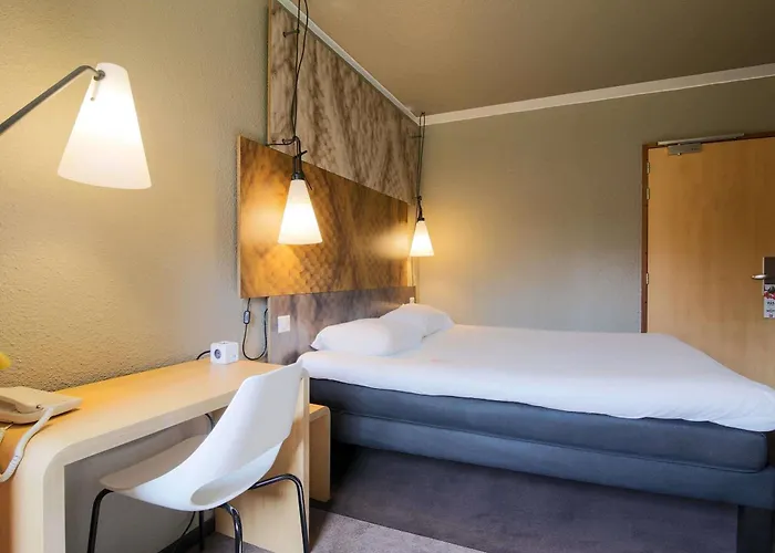 蒙托邦宜必思酒店 蒙托邦