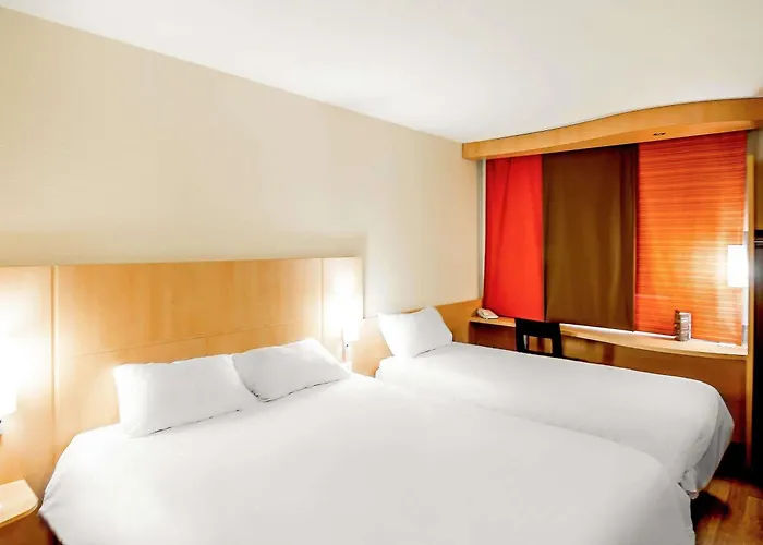 Ibis 3* Μοντωμπάν