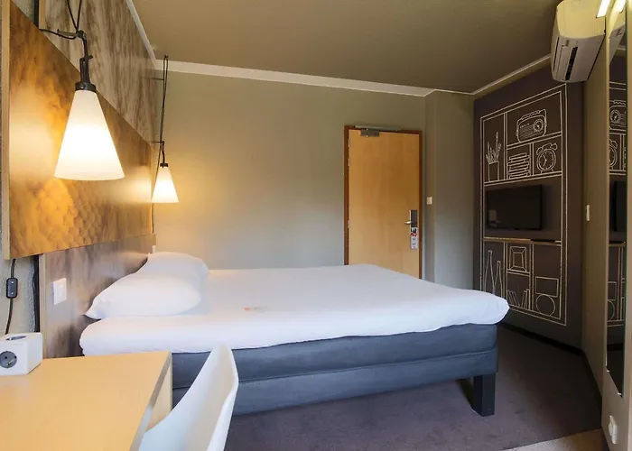 蒙托邦宜必思酒店