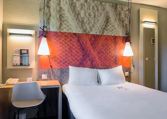 酒店 蒙托邦宜必思酒店