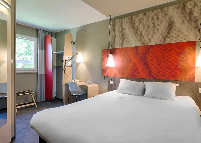 蒙托邦宜必思酒店