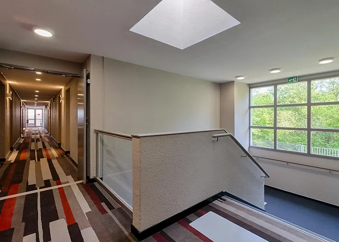 Ibis Μοντωμπάν