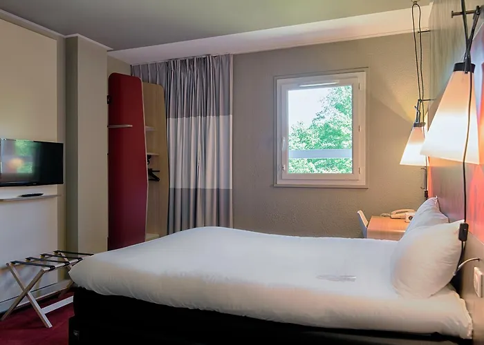 蒙托邦宜必思酒店 酒店 3*